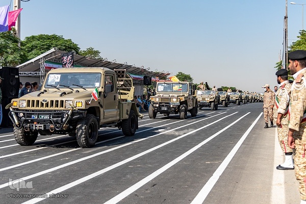 رژه نیروهای مسلح استان البرز درآغاز هفته دفاع مقدس‎‎