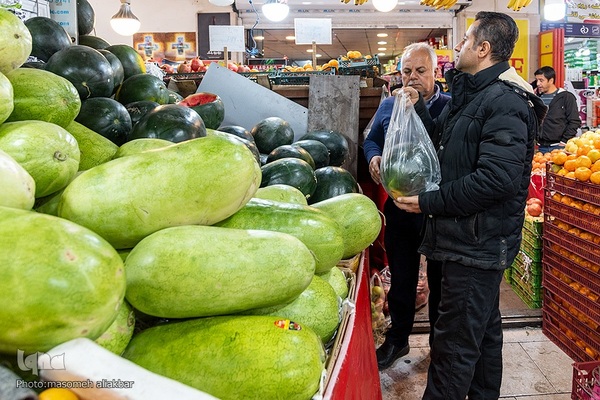 رونق بازار شب یلدا در کرج