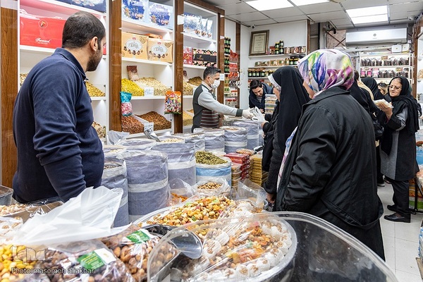 رونق بازار شب یلدا در کرج