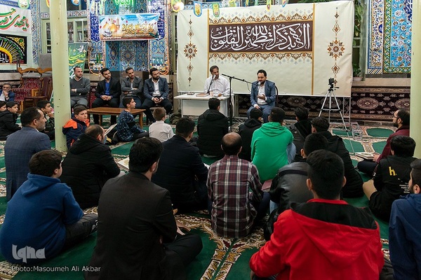 محفل انس با قرآن کریم در مسجد حضرت ابوالفضل (ع) کرج