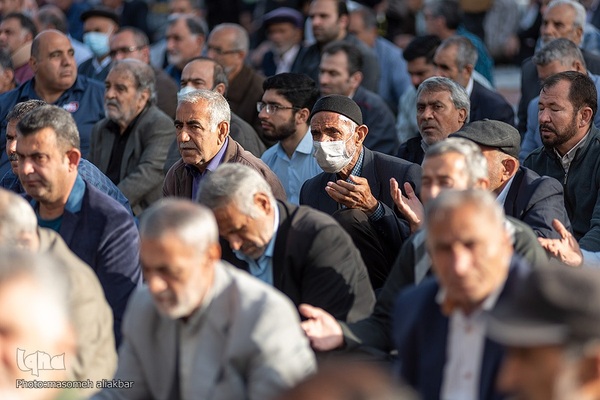 نماز عید سعید فطر در امامزادگان محمد و سکینه خاتون (س) کرج