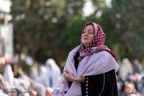 نماز عید سعید فطر در امامزادگان محمد و سکینه خاتون (س) کرج