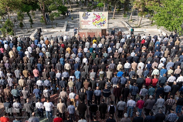 نماز عید سعید فطر در امامزادگان محمد و سکینه خاتون (س) کرج