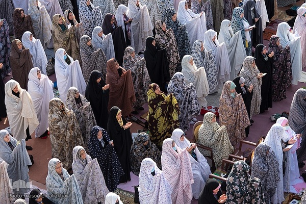 نماز عید سعید فطر در امامزادگان محمد و سکینه خاتون (س) کرج