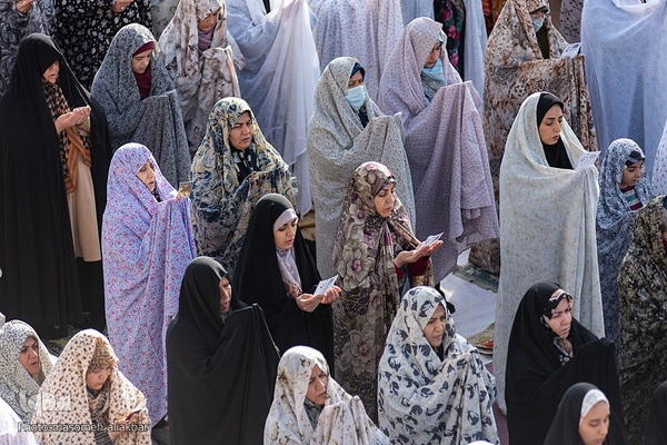 نماز عید سعید فطر در امامزادگان محمد و سکینه خاتون (س) کرج