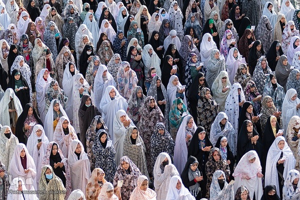 نماز عید سعید فطر در امامزادگان محمد و سکینه خاتون (س) کرج