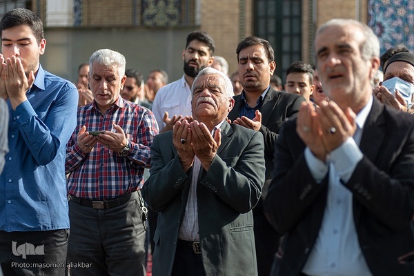 نماز عید سعید فطر در امامزادگان محمد و سکینه خاتون (س) کرج