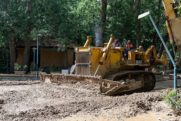 بازدید خبرنگاران از نقاط سیل‌زده جاده چالوس
