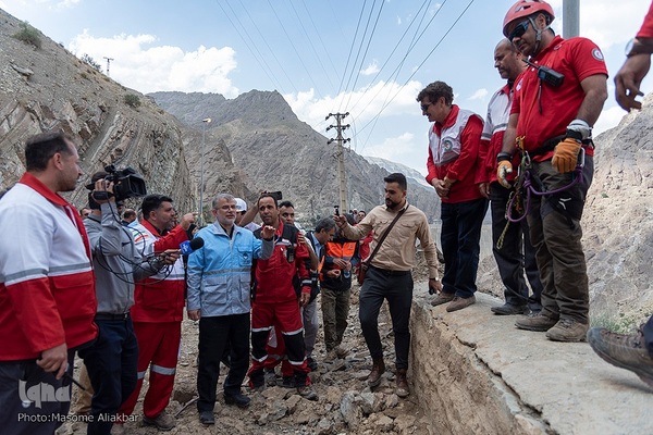 بازدید خبرنگاران از نقاط سیل‌زده جاده چالوس