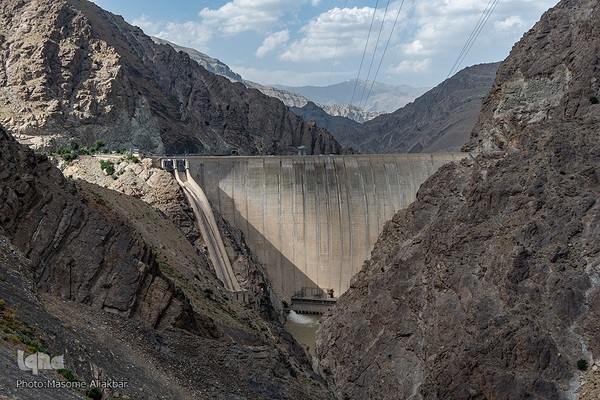 بازدید خبرنگاران از نقاط سیل‌زده جاده چالوس