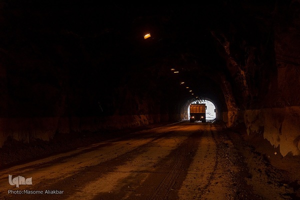 بازدید خبرنگاران از نقاط سیل‌زده جاده چالوس