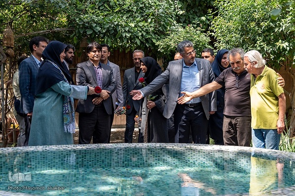 بازدید معاون صنایع دستی وزارت میراث فرهنگی از کارگاه‌های روستای گلستانک‎