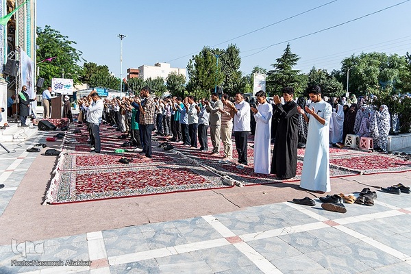 نماز عید قربان در امام‌زاده طاهر کرج