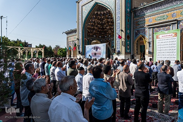 نماز عید قربان در امام‌زاده طاهر کرج
