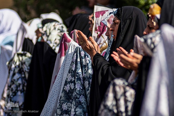 نماز عید قربان در امام‌زاده طاهر کرج