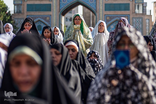 نماز عید قربان در امام‌زاده طاهر کرج