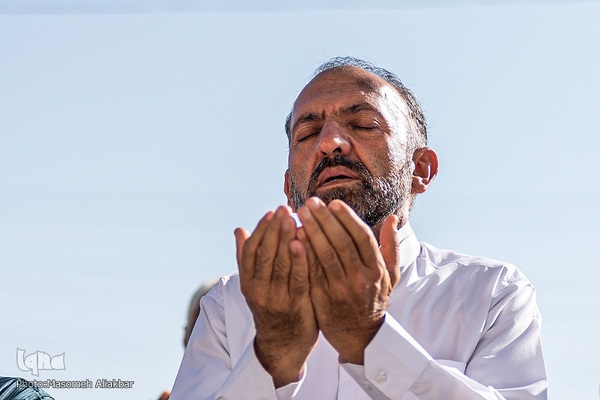 نماز عید قربان در امام‌زاده طاهر کرج