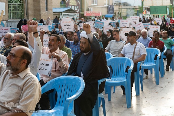 تجمع اعتراضی در کرج در پی اهانت به ساحت قرآن کریم