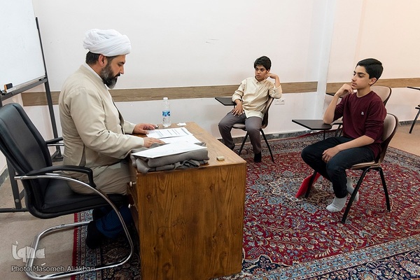 کلاس‌های حوزه علمیه برای دانش‌آموزان برتر قرآنی‎ در البرز