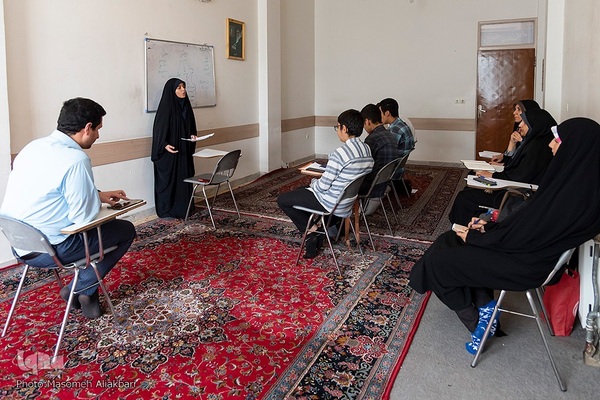 کلاس‌های حوزه علمیه برای دانش‌آموزان برتر قرآنی‎ در البرز