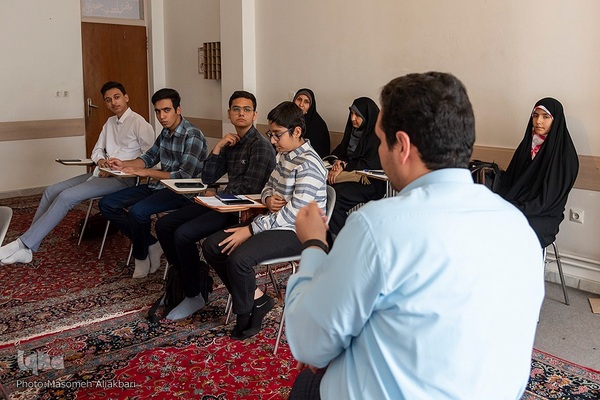 کلاس‌های حوزه علمیه برای دانش‌آموزان برتر قرآنی‎ در البرز