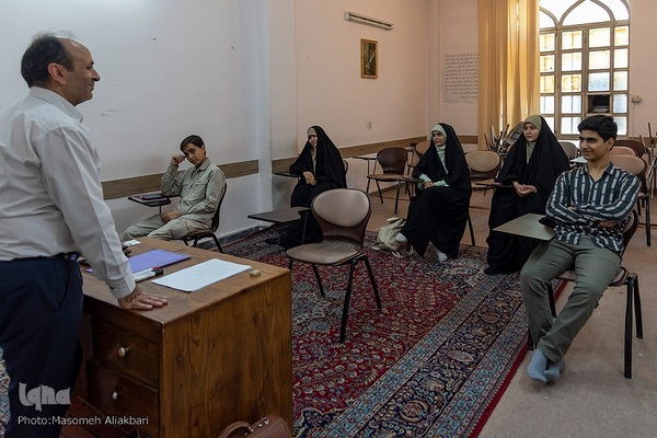 کلاس‌های حوزه علمیه برای دانش‌آموزان برتر قرآنی‎ در البرز