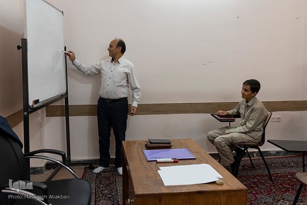 کلاس‌های حوزه علمیه برای دانش‌آموزان برتر قرآنی‎ در البرز