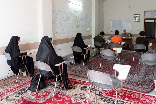 کلاس‌های حوزه علمیه برای دانش‌آموزان برتر قرآنی‎ در البرز