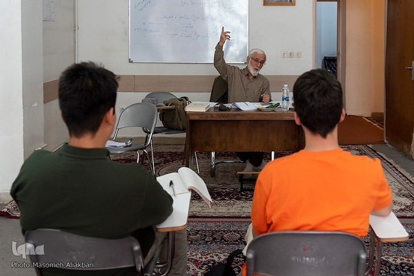 کلاس‌های حوزه علمیه برای دانش‌آموزان برتر قرآنی‎ در البرز