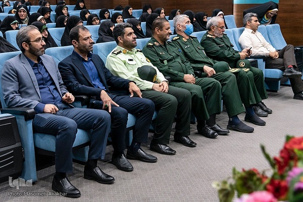 تجلیل از پیشکسوتان زن در دفاع مقدس‎