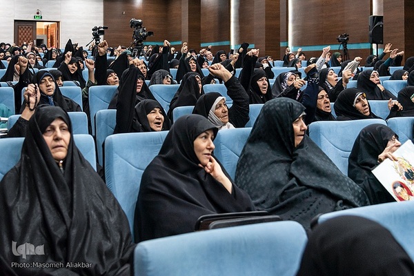 تجلیل از پیشکسوتان زن در دفاع مقدس‎