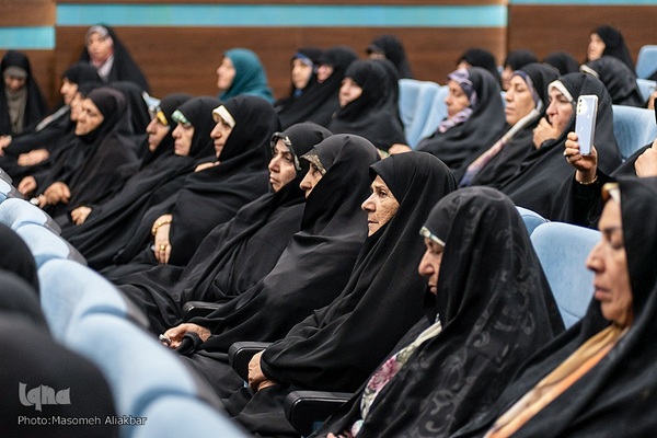 تجلیل از پیشکسوتان زن در دفاع مقدس‎