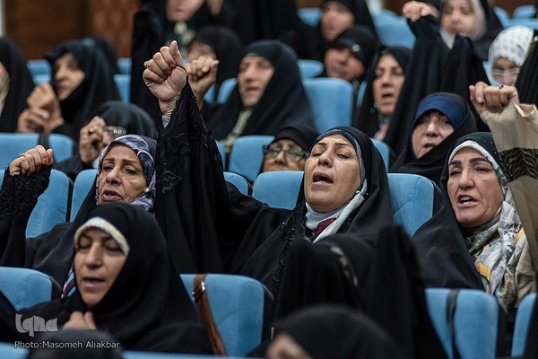 تجلیل از پیشکسوتان زن در دفاع مقدس‎