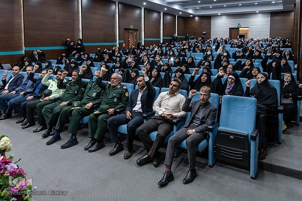 تجلیل از پیشکسوتان زن در دفاع مقدس‎