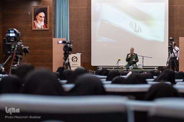 تجلیل از پیشکسوتان زن در دفاع مقدس‎