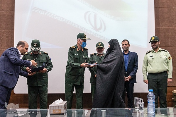 تجلیل از پیشکسوتان زن در دفاع مقدس‎