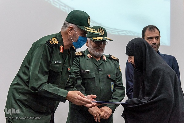 تجلیل از پیشکسوتان زن در دفاع مقدس‎