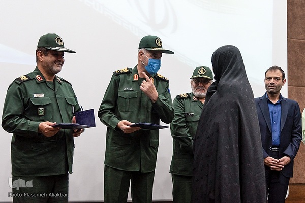 تجلیل از پیشکسوتان زن در دفاع مقدس‎