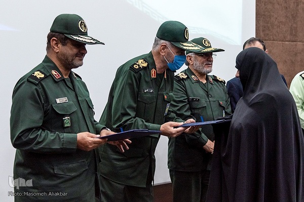 تجلیل از پیشکسوتان زن در دفاع مقدس‎