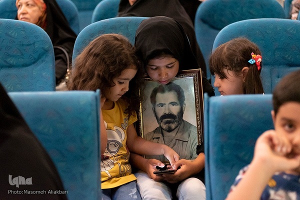 اجتماع نوه‌های شهدا‎ در استان البرز