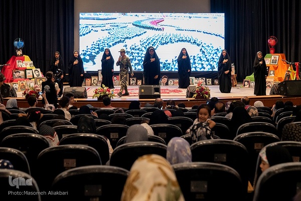 اجتماع نوه‌های شهدا‎ در استان البرز