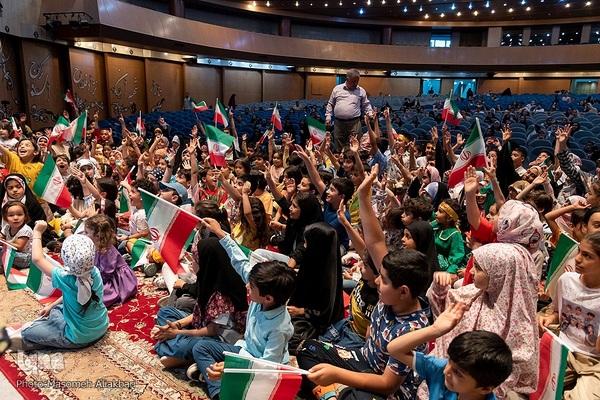 اجتماع نوه‌های شهدا‎ در استان البرز