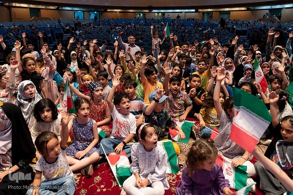 اجتماع نوه‌های شهدا‎ در استان البرز