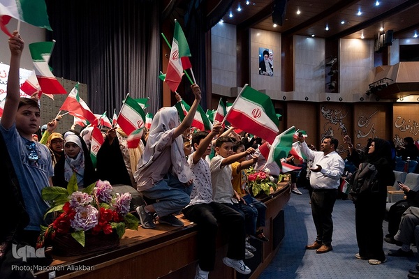 اجتماع نوه‌های شهدا‎ در استان البرز