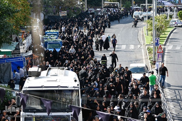 راهپیمایی 10 کیلومتری جاماندگان اربعین حسینی در کرج‎