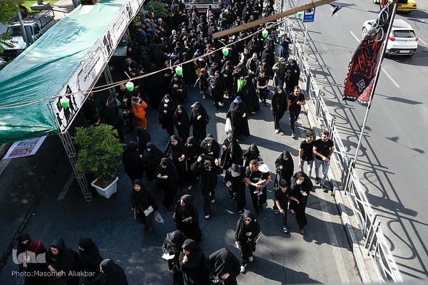 راهپیمایی 10 کیلومتری جاماندگان اربعین حسینی در کرج‎