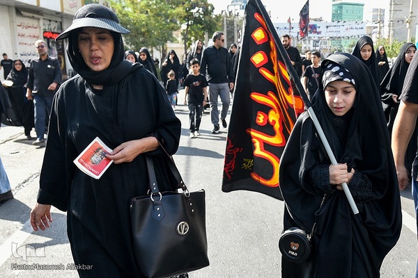 راهپیمایی 10 کیلومتری جاماندگان اربعین حسینی در کرج‎