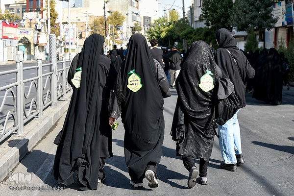 راهپیمایی 10 کیلومتری جاماندگان اربعین حسینی در کرج‎