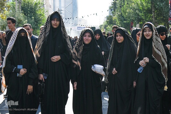 راهپیمایی 10 کیلومتری جاماندگان اربعین حسینی در کرج‎