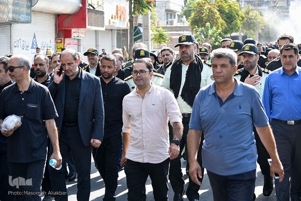 راهپیمایی 10 کیلومتری جاماندگان اربعین حسینی در کرج‎